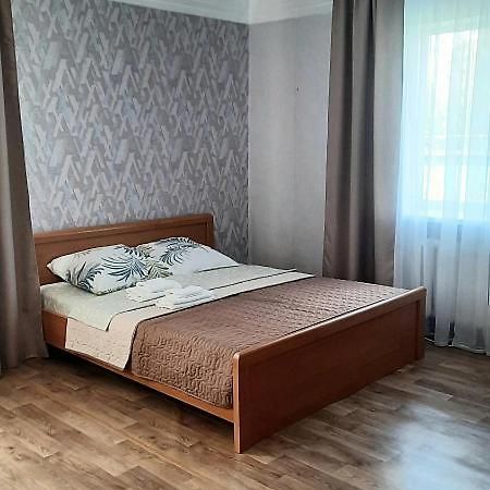 Guest House - Гостевой Частный Дом Dnipro Exteriör bild