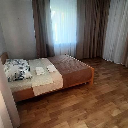 Guest House - Гостевой Частный Дом Dnipro Exteriör bild